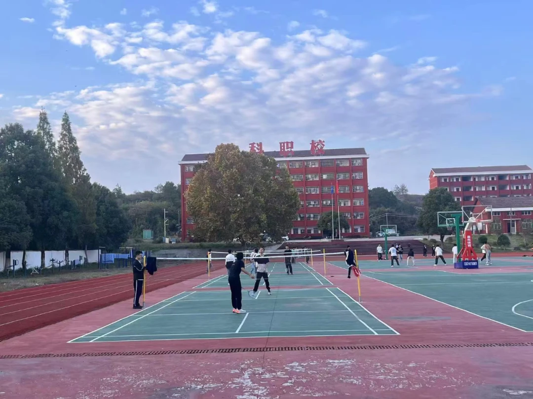 刻苦训练篮球时如何避免受伤的建议_2
